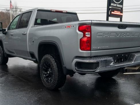 Used 2025 Chevrolet Silverado 2500 LT w/ Convenience Package image 5