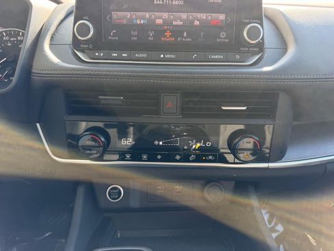 Used 2023 Nissan Rogue SV AWD/4WD image 15