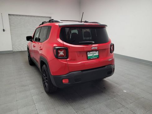 Used 2016 Jeep Renegade Latitude image 6