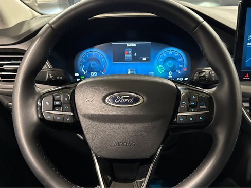 Used 2024 Ford Escape Platinum AWD/4WD image 22