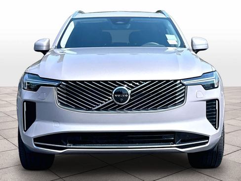 Used 2026 Volvo XC90 B5 Plus w/ Protection Package AWD/4WD image 3