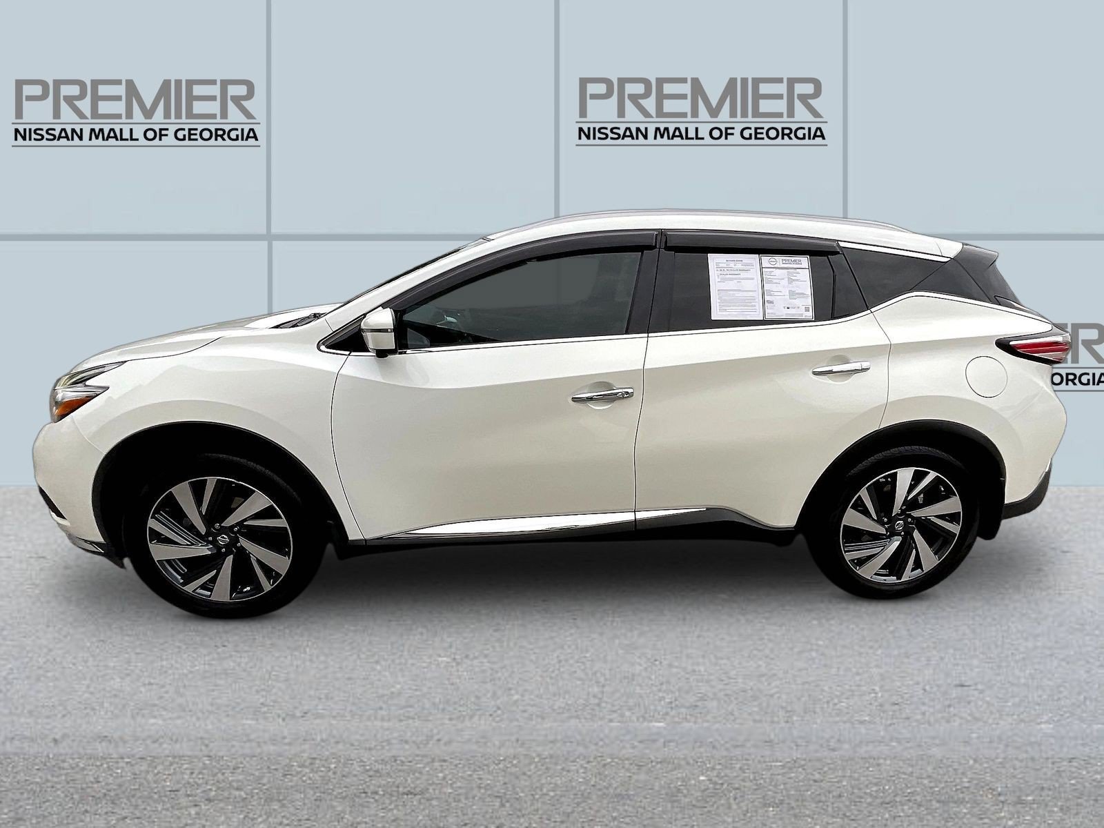 Used 2017 Nissan Murano Platinum w/ Platinum Technology Package FWD image 4