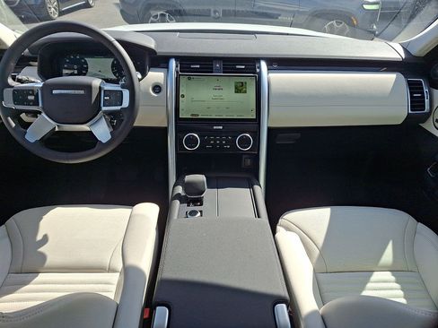 Certified 2026 Land Rover Discovery S AWD/4WD image 10