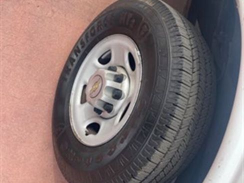 Used 2014 Chevrolet Express 2500 image 14