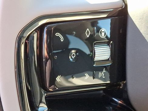 Used 2025 Land Rover Range Rover Velar S image 23