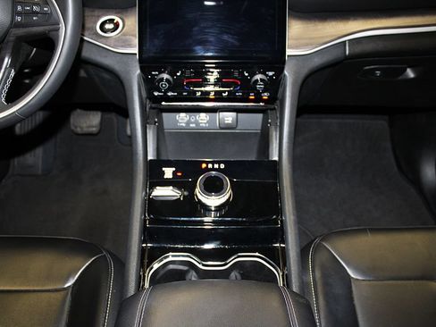 Certified 2023 Jeep Grand Cherokee L Limited AWD/4WD image 24