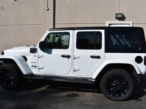 Used 2023 Jeep Wrangler Unlimited Sahara w/ Cold Weather Group image 5