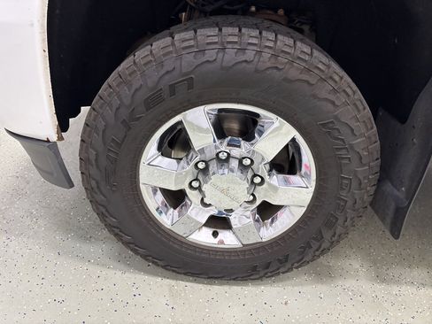 Used 2015 GMC Sierra 2500 Denali image 9