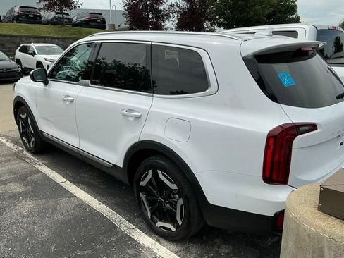 Used 2025 Kia Telluride S FWD image 8