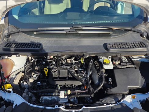 Used 2019 Ford Escape SE image 18