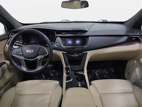 Used 2019 Cadillac XT5 Premium Luxury image 10