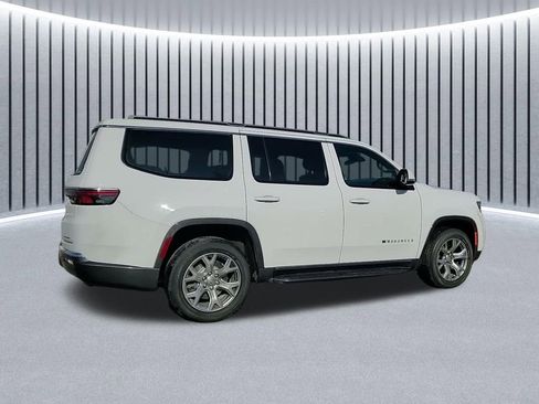 Used 2022 Jeep Wagoneer Series II AWD/4WD image 8