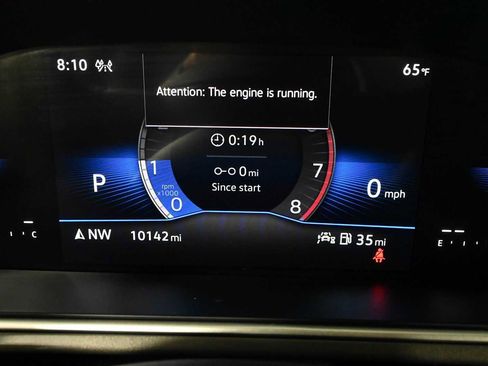 Certified 2025 Volkswagen Taos SE AWD/4WD image 22