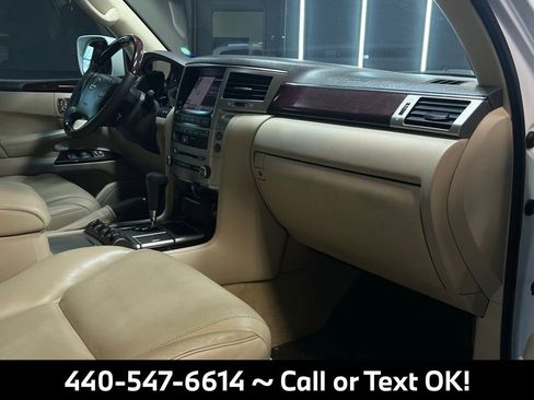 Used 2013 Lexus LX 570 4WD w/ Luxury Pkg image 23