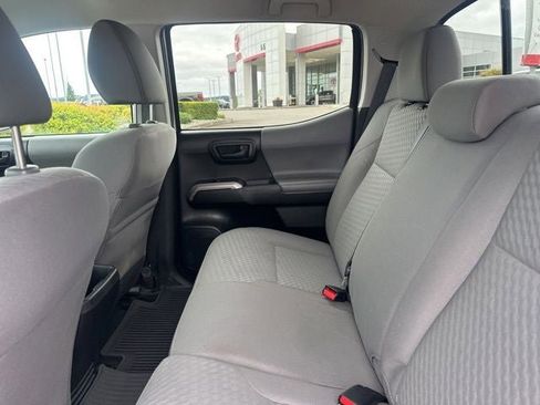 Used 2022 Toyota Tacoma SR5 RWD image 15