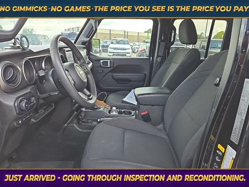 Used 2023 Jeep Wrangler Unlimited AWD/4WD image 15