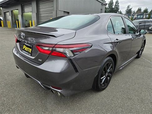 Used 2022 Toyota Camry SE image 5