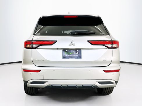 Used 2024 Mitsubishi Outlander SE image 7