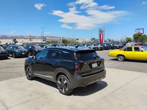 Used 2025 Nissan Kicks SR AWD/4WD image 7