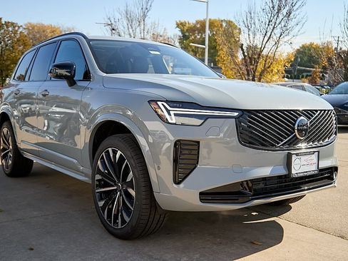 New 2026 Volvo XC90 B6 Ultra w/ Protection Package image 4