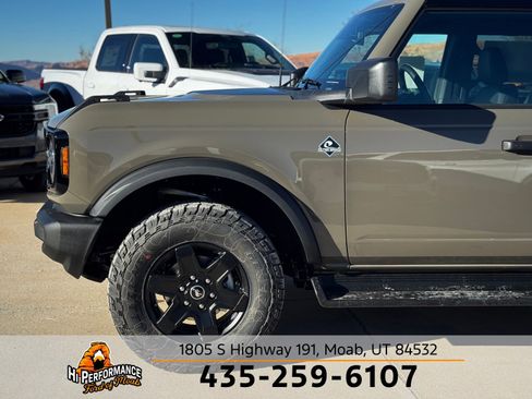 New 2025 Ford Bronco Outer Banks w/ Black Appearance Package image 12