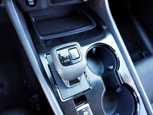 Used 2024 Nissan Rogue SV image 31