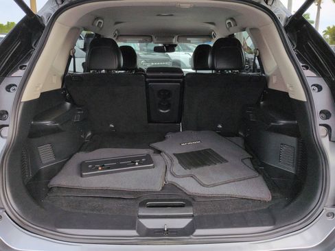 Used 2018 Nissan Rogue SL AWD/4WD image 13