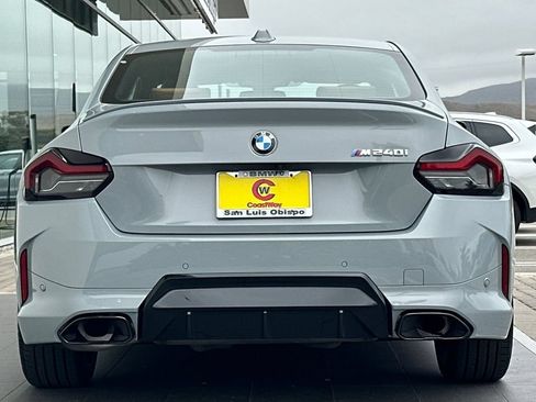 Used 2025 BMW M240i Coupe RWD image 4