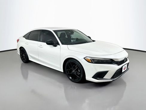Used 2023 Honda Civic Sport image 3