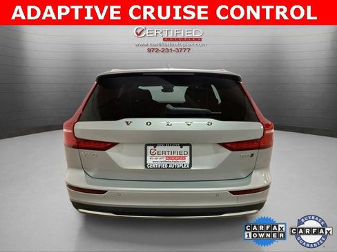 Used 2025 Volvo V60 B5 Cross Country Plus image 5