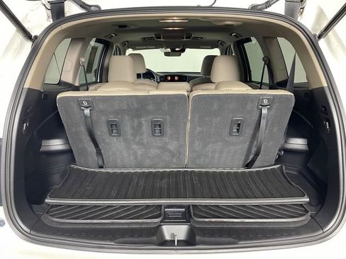 Used 2019 Honda Pilot Touring image 18