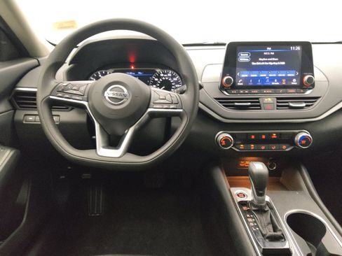 Used 2022 Nissan Altima 2.5 SV FWD image 22