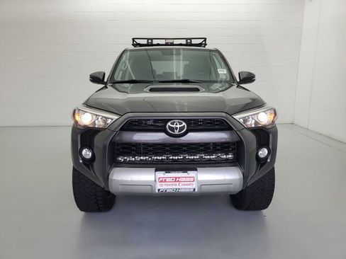 Used 2018 Toyota 4Runner TRD Off-Road Premium image 3