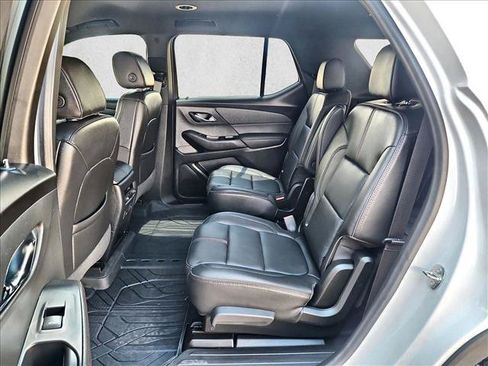 Certified 2023 Chevrolet Traverse RS w/ LPO, Floor Liner Package AWD/4WD image 19