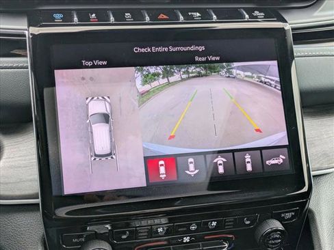 Used 2023 Jeep Grand Cherokee 4WD 4xe w/ Luxury Tech Group II image 14