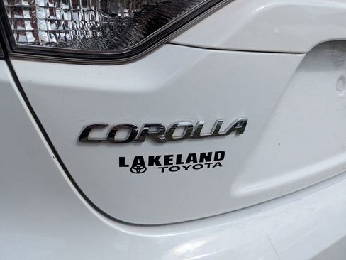 Used 2021 Toyota Corolla LE w/ LE Convenience Package image 7