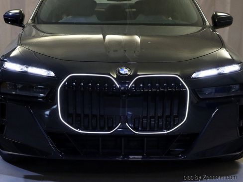 Used 2026 BMW 740i xDrive w/ Executive Package image 6