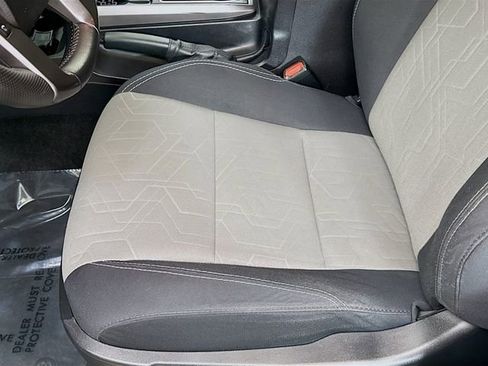 Used 2022 Toyota Tacoma TRD Off-Road image 19