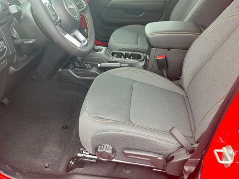 New 2024 Jeep Wrangler Unlimited Sahara image 13