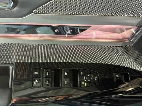 New 2026 BMW 750e xDrive image 21