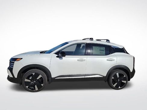 New 2026 Nissan Kicks SR w/ Cold Weather Package image 2