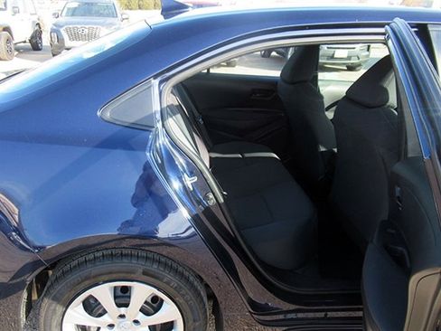 Used 2022 Toyota Corolla LE image 16