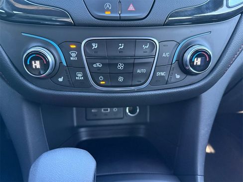 Certified 2022 Chevrolet Equinox RS image 19