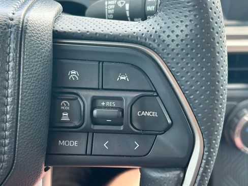 Used 2025 Toyota 4Runner SR5 RWD image 38