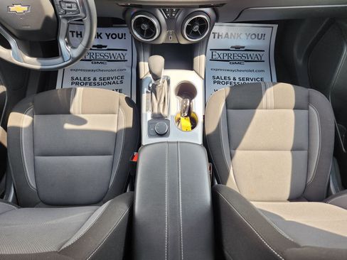 Used 2025 Chevrolet Blazer LT AWD/4WD image 17