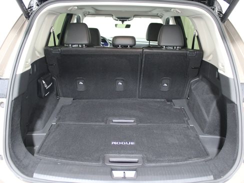Used 2024 Nissan Rogue Platinum w/ Platinum Premium Package AWD/4WD image 22