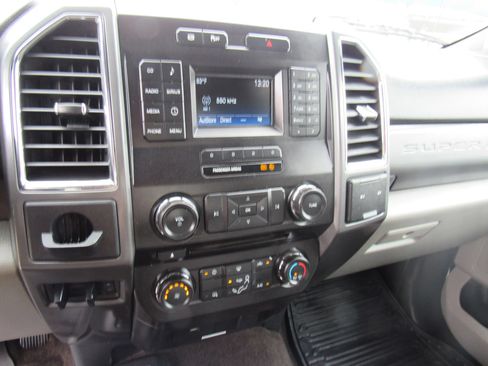 Used 2018 Ford F350 XLT AWD/4WD image 13