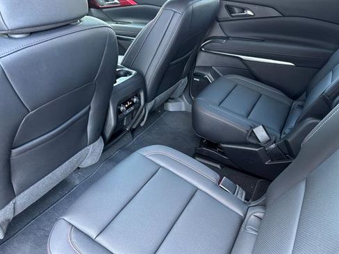 New 2025 Chevrolet Traverse Z71 w/ Enhanced Driving Package image 13