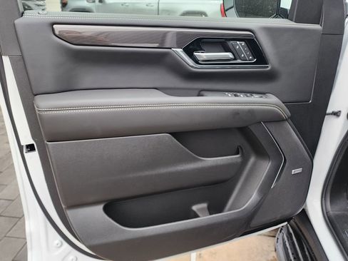New 2026 GMC Yukon Elevation w/ Elevation Premium Package AWD/4WD image 12