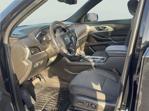 Used 2022 Chevrolet Traverse LT FWD image 21